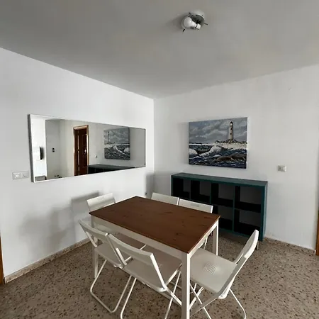 Beachfront In פואנגירולה